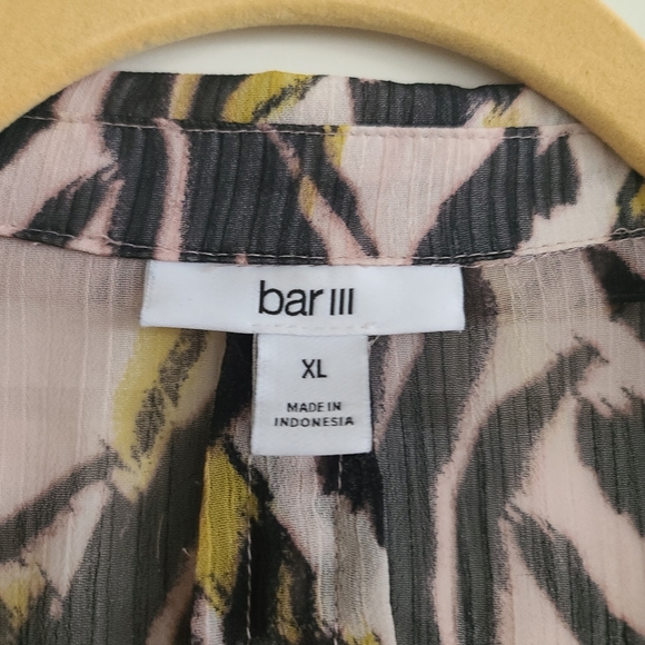 Printed Sheer Blouse - Picture 3 of 4